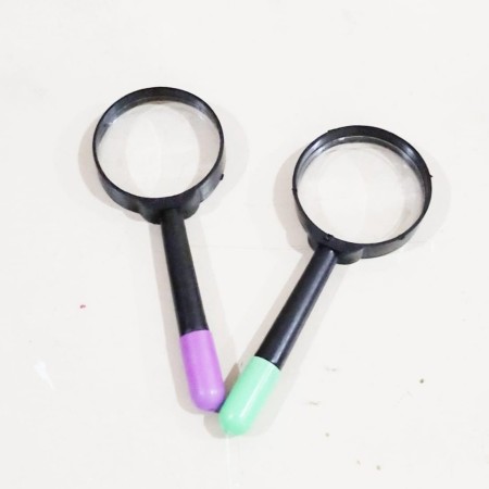 kaca pembesar pulpen anak