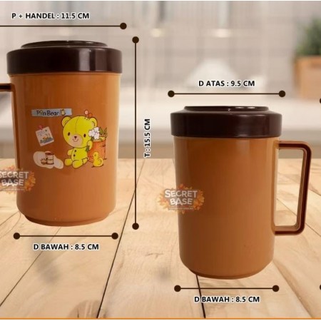 Mug coklat tutup karakter beruang kuning