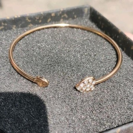 Gelang titanium aksesoris