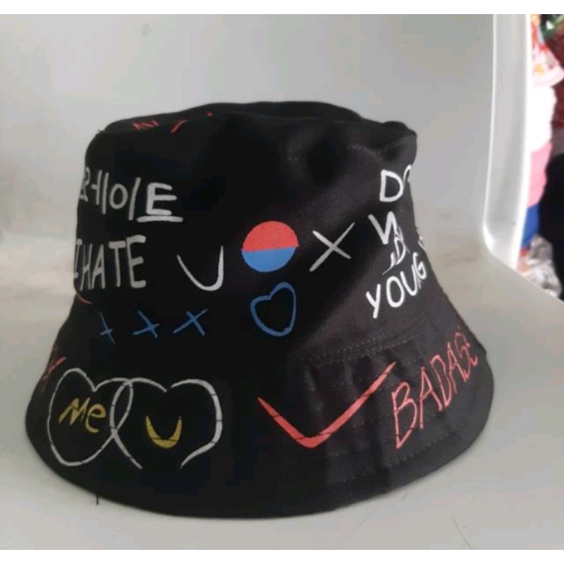 Topi bucket pria wanita kpop bolak balik badas hitam(GKS Legok)