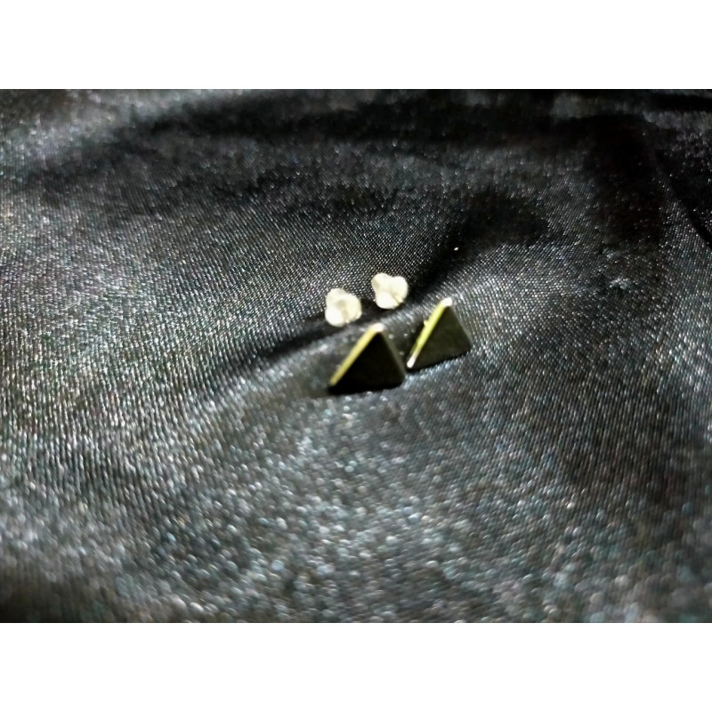 Anting segitiga silver (GKS Legok)