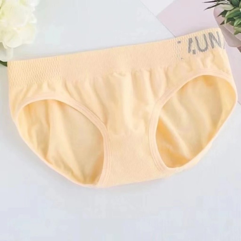 Celana dalam warna cream (GKS Legok)